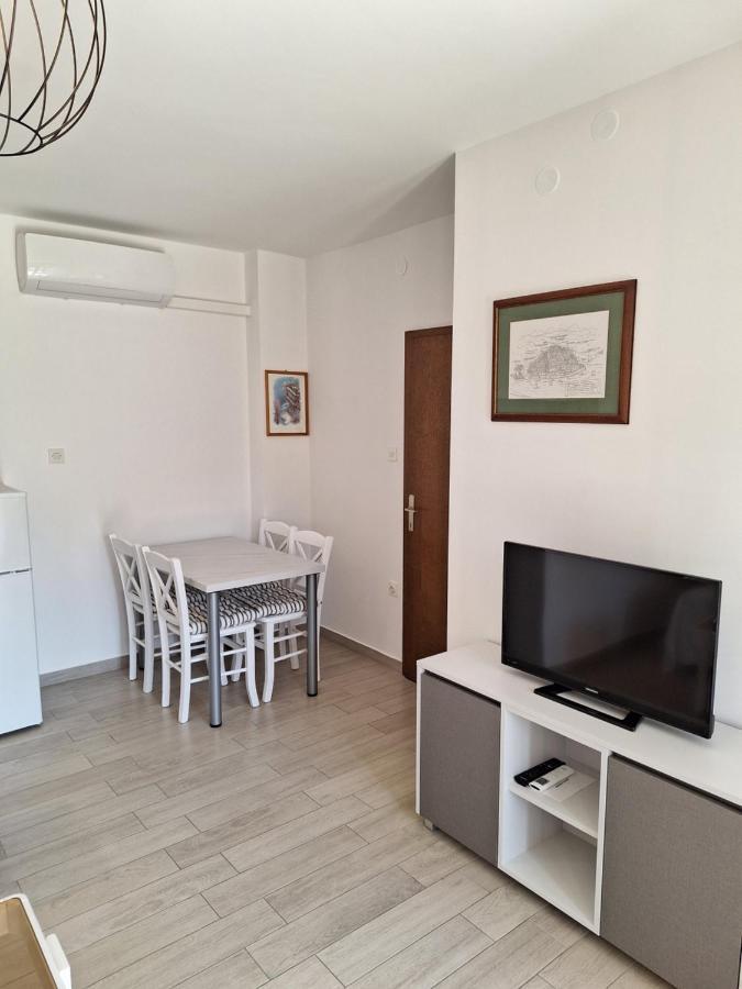 Apartmani Pina Krk Town Esterno foto