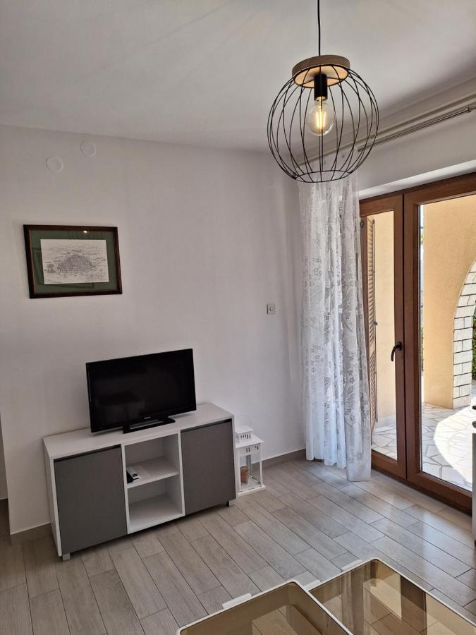 Apartmani Pina Krk Town Esterno foto