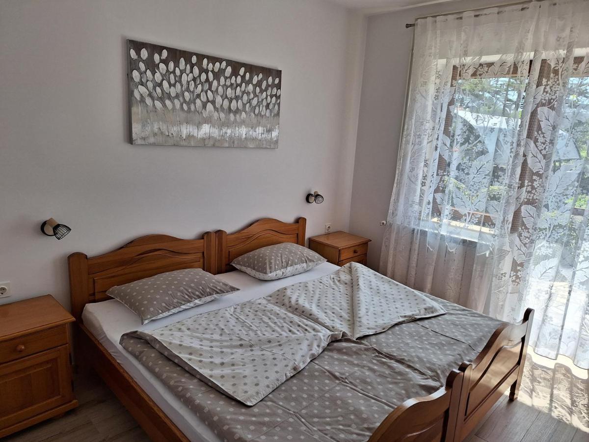 Apartmani Pina Krk Town Esterno foto