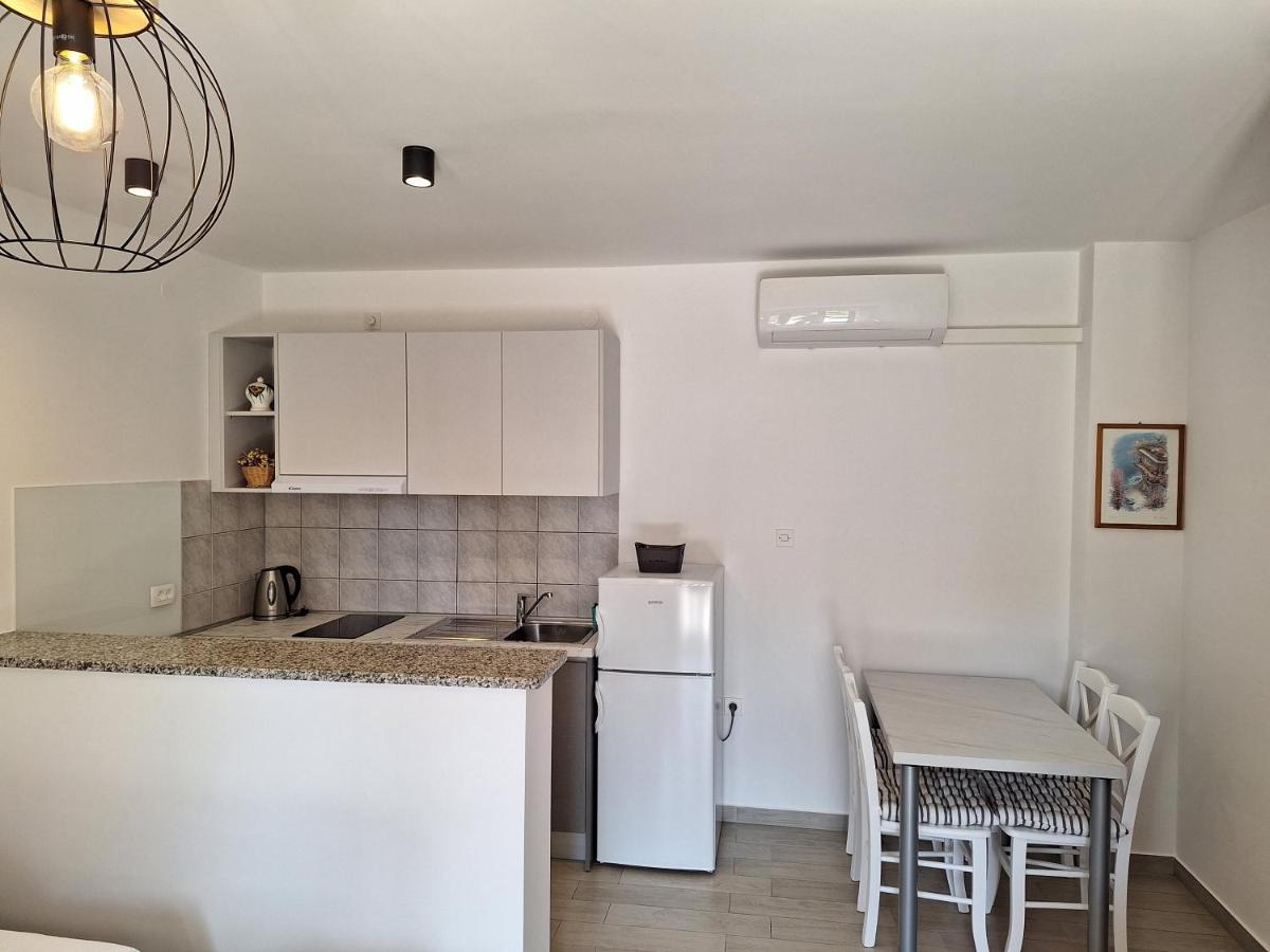 Apartmani Pina Krk Town Esterno foto