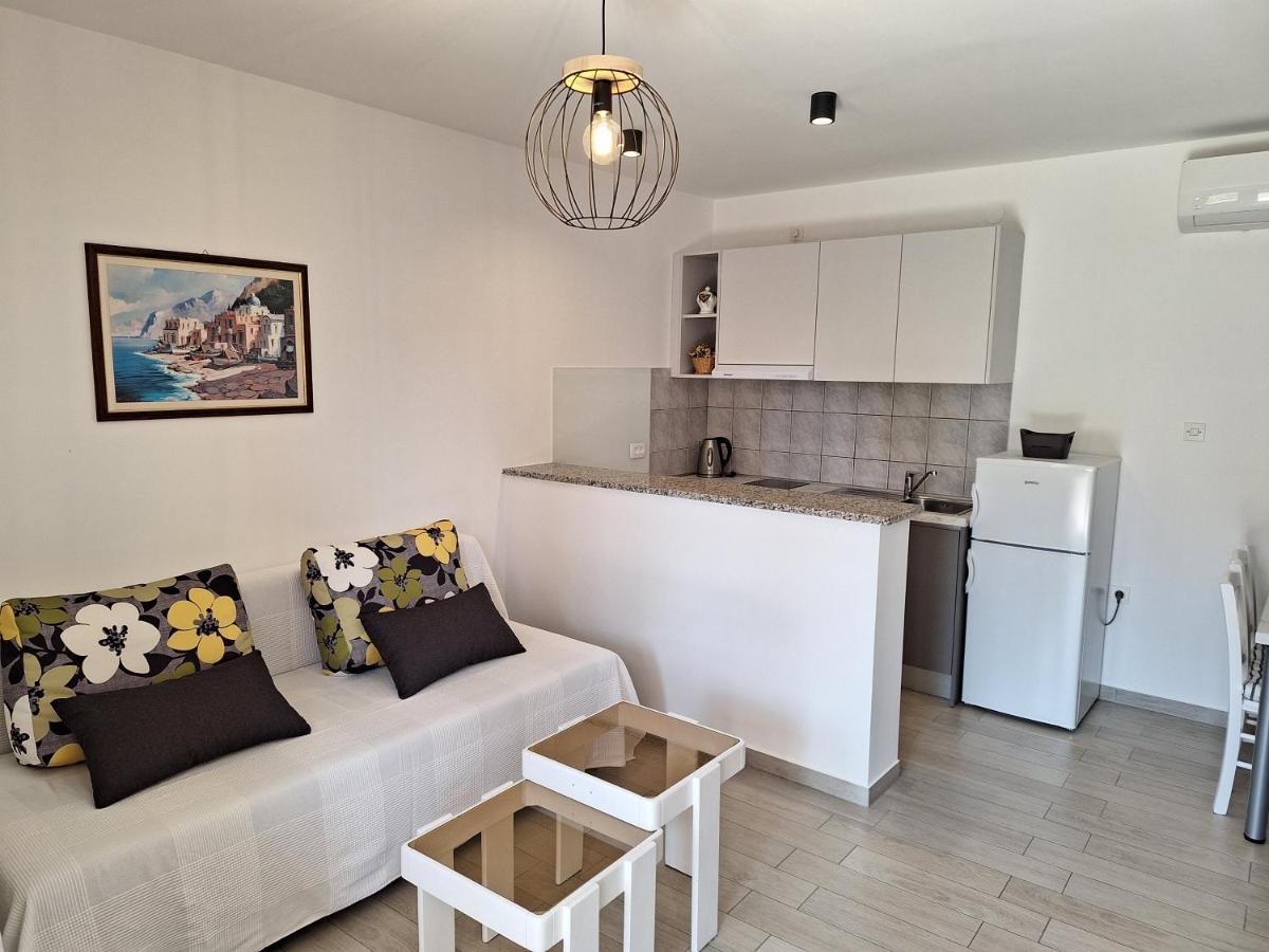 Apartmani Pina Krk Town Esterno foto