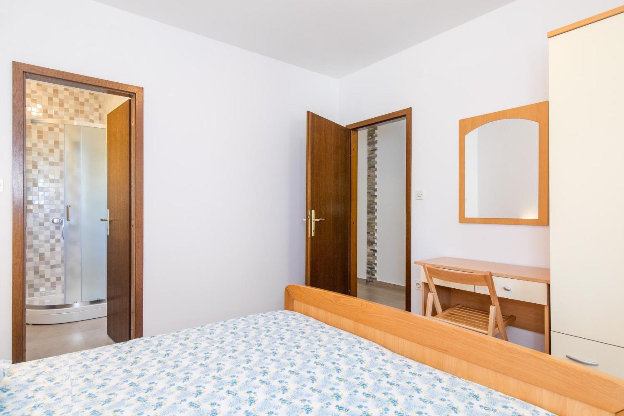 Apartmani Pina Krk Town Esterno foto