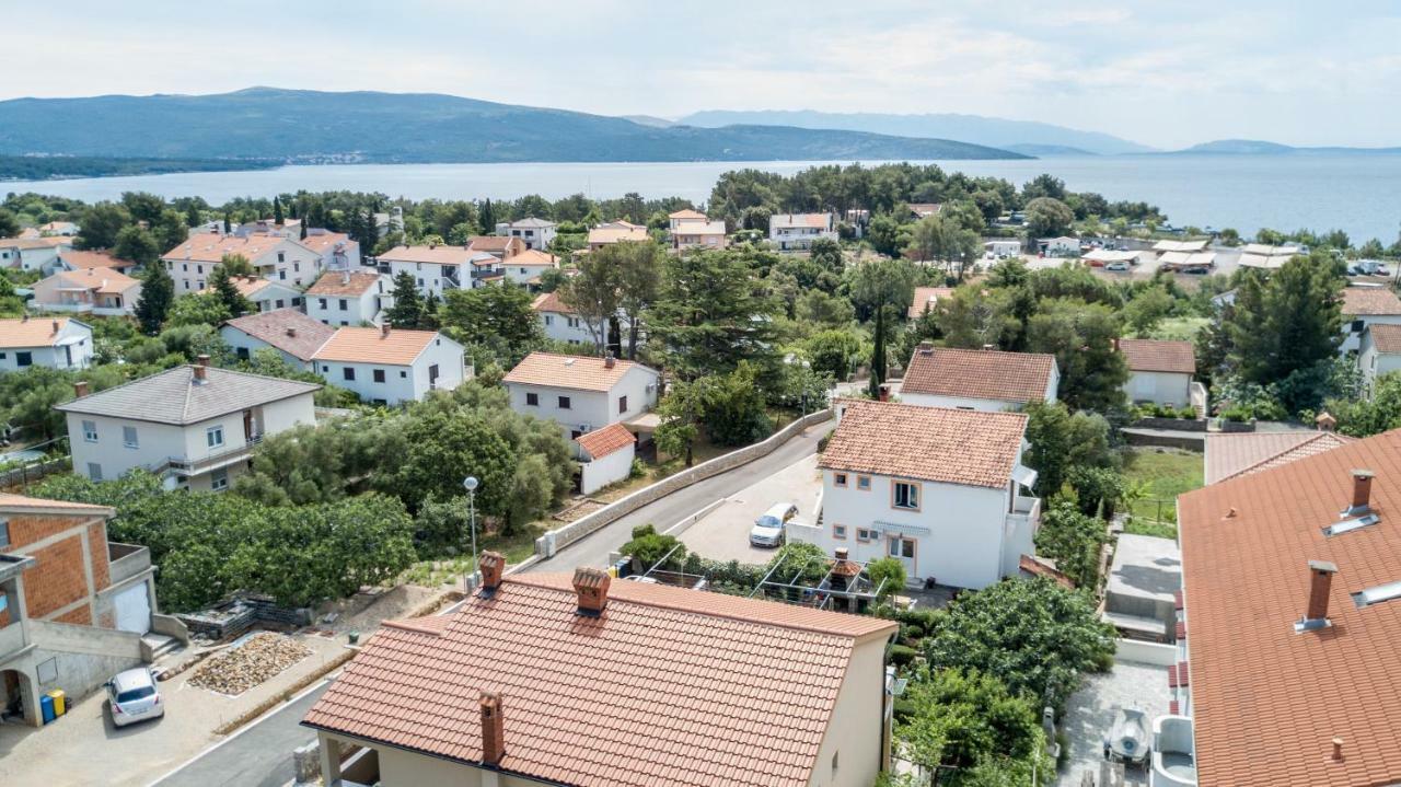 Apartmani Pina Krk Town Esterno foto