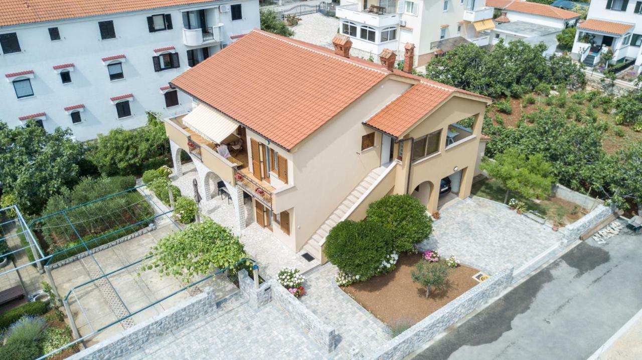 Apartmani Pina Krk Town Esterno foto